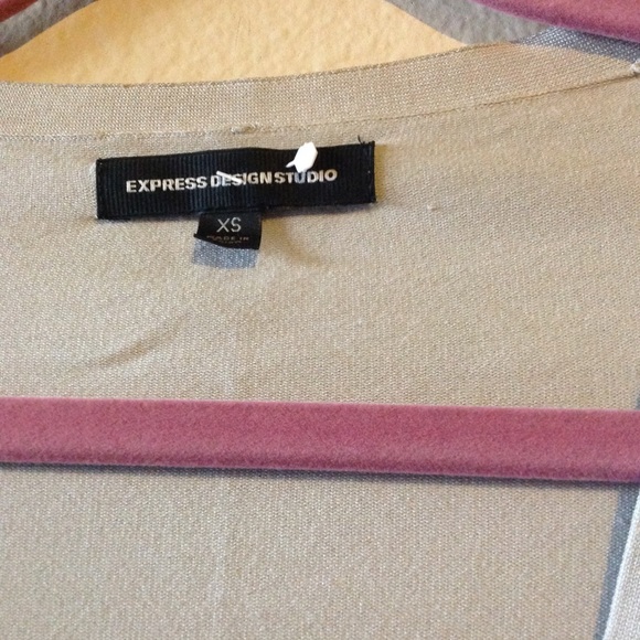 Tops - Picture 3 of 4